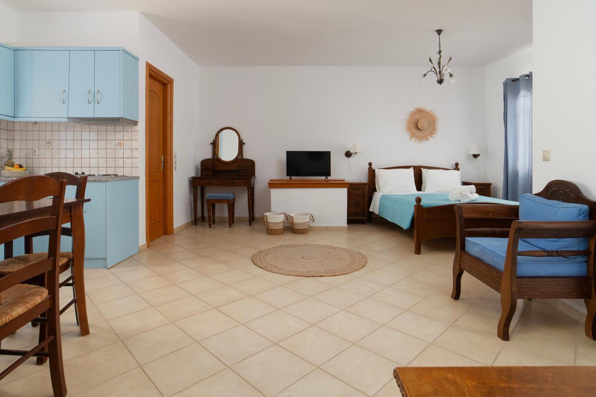 Almar Apartments Batsi Exterior foto